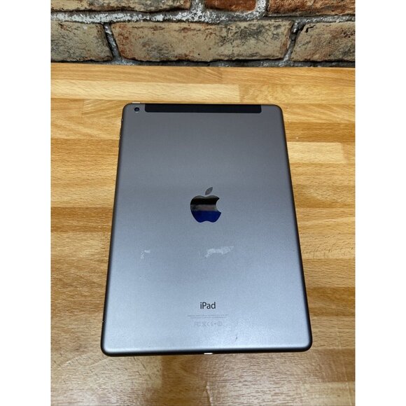 Apple iPad Air (16GB )- ME993LL/B ( A1475) Fully Functional / Version 12.5.7 - Picture 6 of 9
